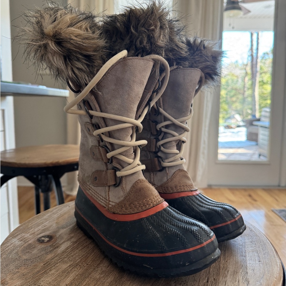 Sorel  Joan of Arc size 6